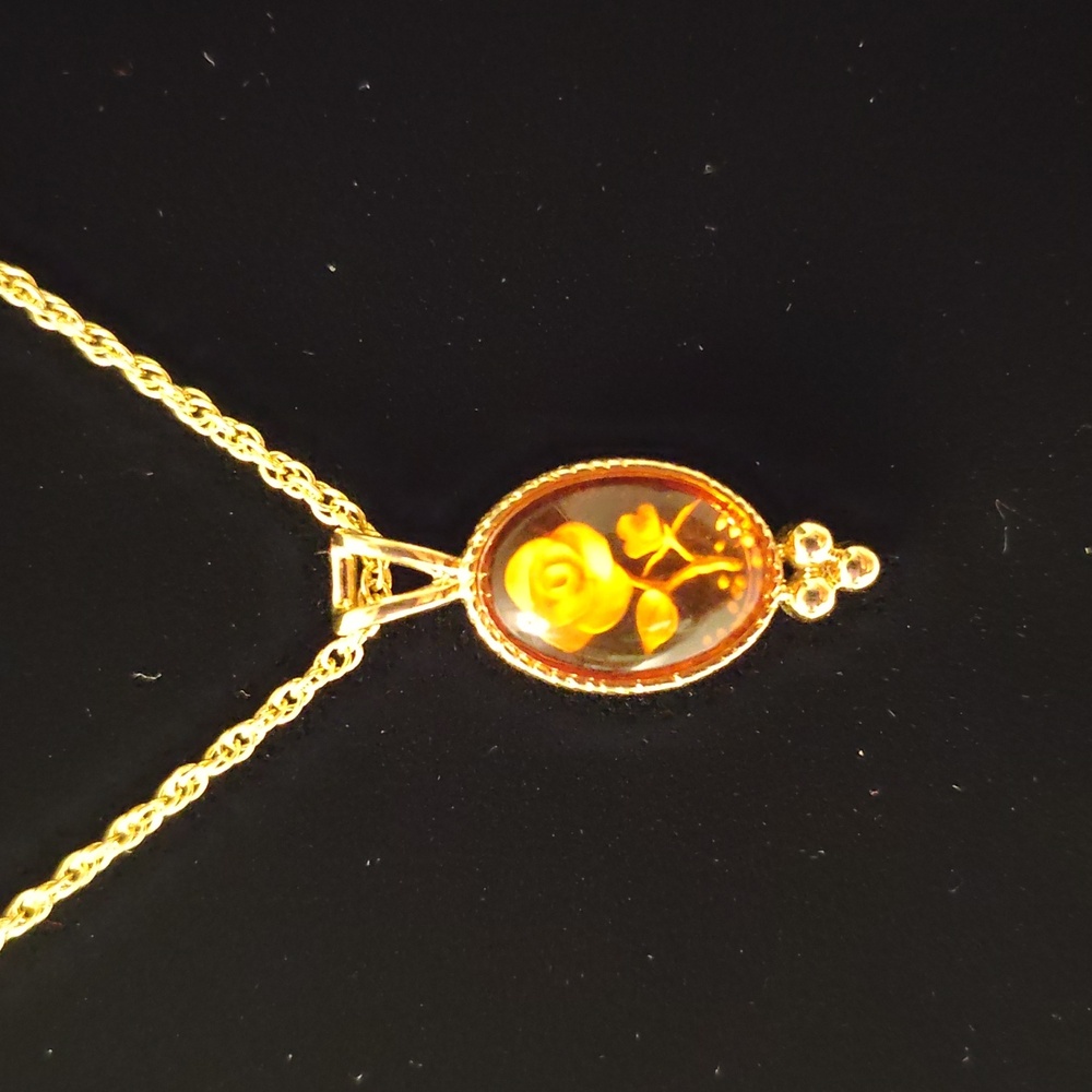 Amber Colored Flower Pendant Necklace - Picture 2 of 5